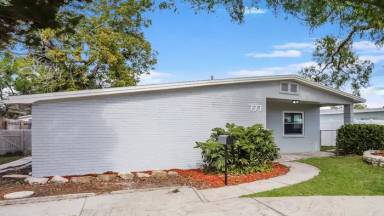 Main picture of 777 87th Ave N