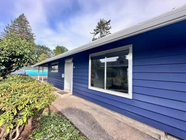 Main picture of 438 SE 11th Ave