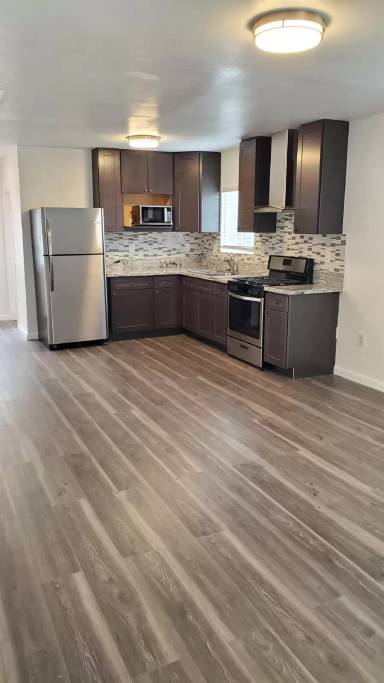 Main picture of 3836 E 15th St