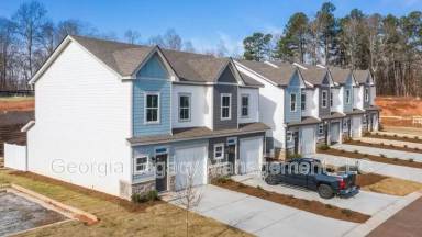 Main picture of 123 Magnolia Pl