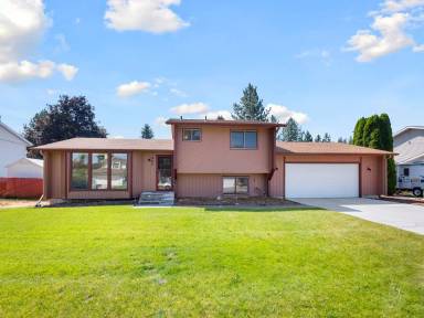 Main picture of 407 W Falcon Ave