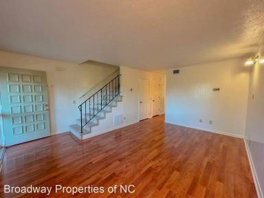 Main picture of 11 Woodstone Dr