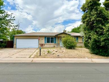 Main picture of 3055 S Ouray St