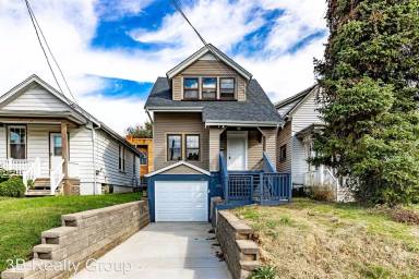 Main picture of 3862 Davis Ave