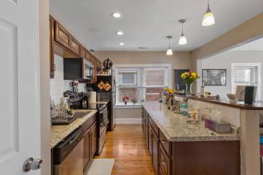 Main picture of 6609 Clayton Rd