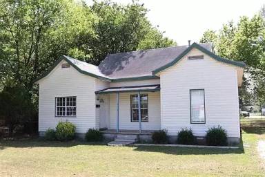 Main picture of 316 E Pine St