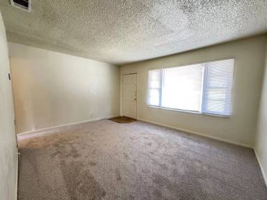 Main picture of 902 S 4th St