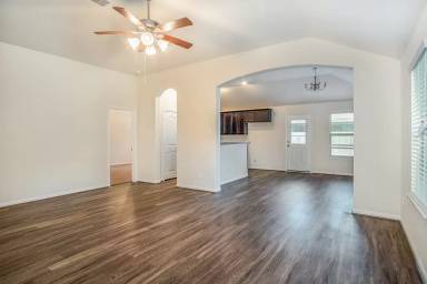 Main picture of 13006 Lazy Ln