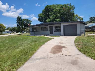 Main picture of 1917 Mosswood Dr