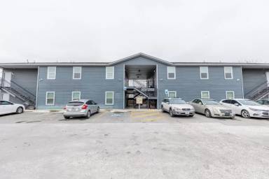 Main picture of 8111 Landing Ave