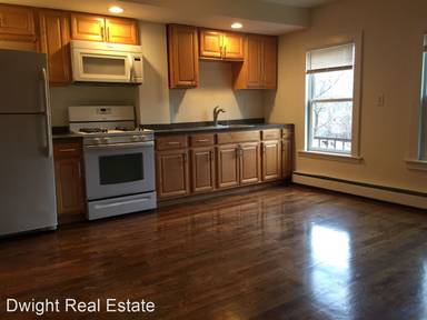Main picture of 601 Elm St
