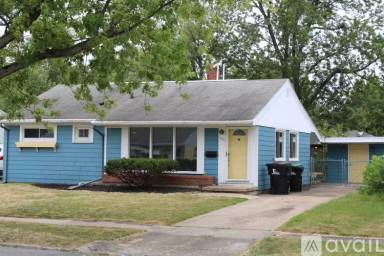 Main picture of 554 Montrose Ave
