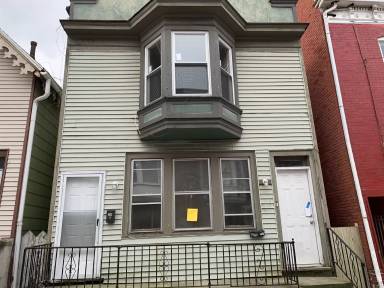 Main picture of 28 W Maple St