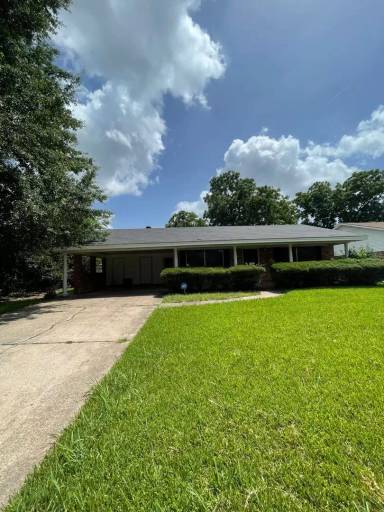 Main picture of 6121 Kathy Ln