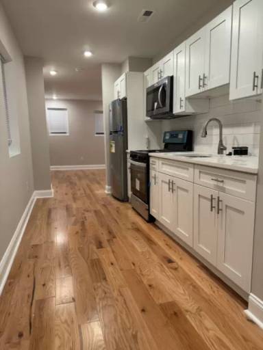 Main picture of 233 N 61st St