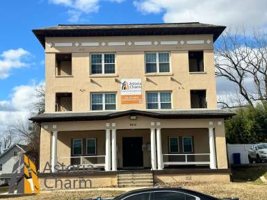 Main picture of 2210 Roslyn Ave