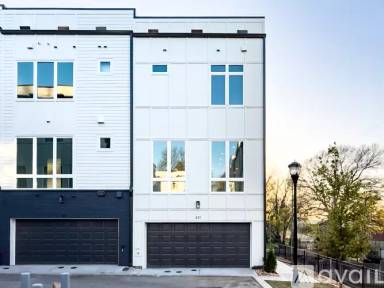 Main picture of 827 Winslow Way NW