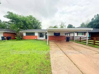 Main picture of 310 NW 85th St