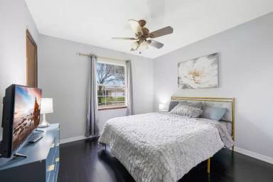 Main picture of 5604 Perrin St