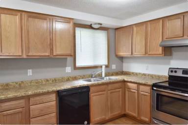 Main picture of 890 33rd Ave