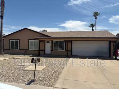 Main picture of 4027 E Windrose Dr