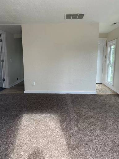 Main picture of 200 Laura St