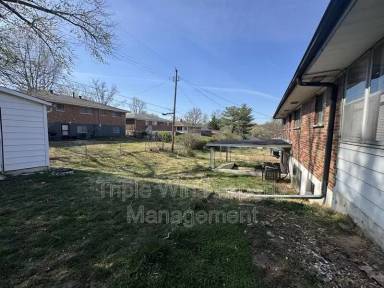 Main picture of 8792 Darnell Pl