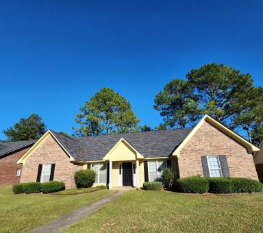 Main picture of 110 Westcott Ln