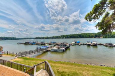 Main picture of 9816 Emerald Point Dr