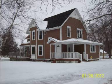 Main picture of 647 N Walnut St