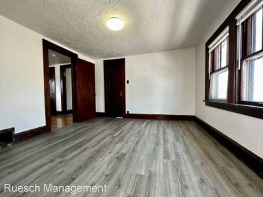 Main picture of 818 W Summer St