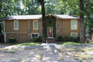 Main picture of 2010 Old Forge Dr