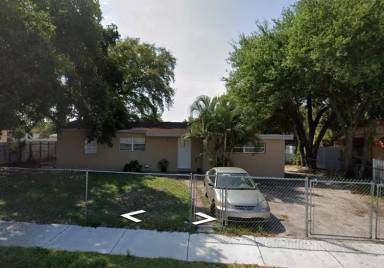 Main picture of 2930 NW 166th St