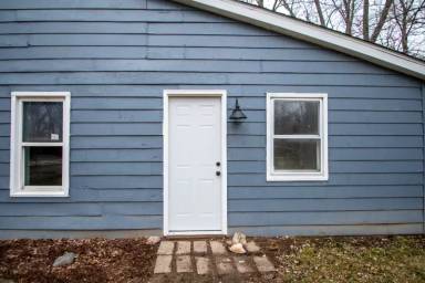 Main picture of 615 Illinois St