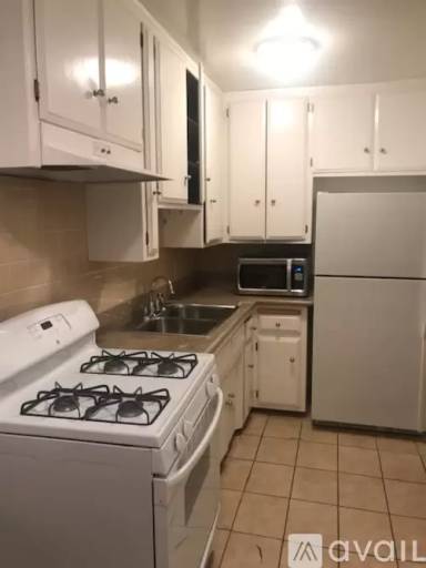 Main picture of 1313 S Bundy Dr