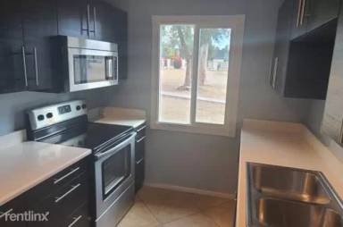 Main picture of 8051 N 32nd Ln