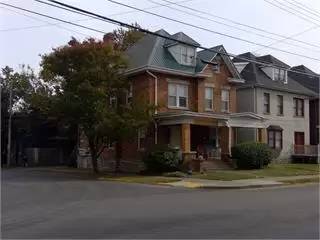 Main picture of 201 E Maxwell St