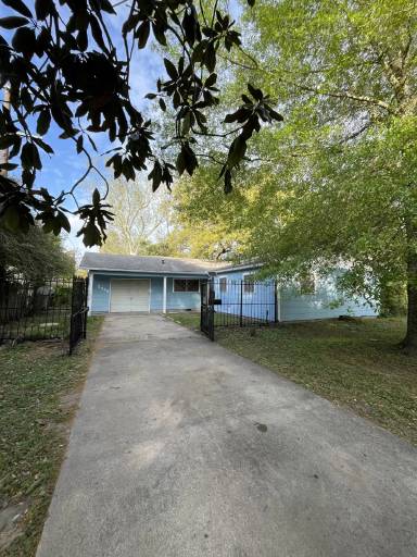 Main picture of 2048 Oak Ave