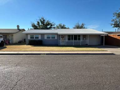 Main picture of 1504 Douglas Dr