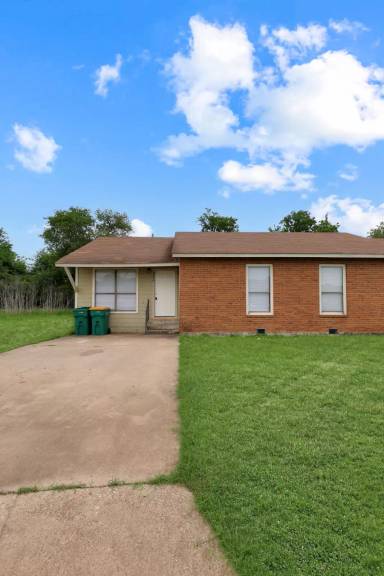 Main picture of 1608 Kelly Dr
