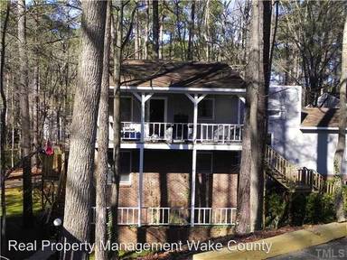Main picture of 121 Carmichael Ct