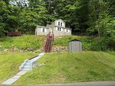 Main picture of 24 Calverton Dr