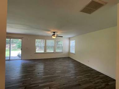 Main picture of 5553 Sable Way