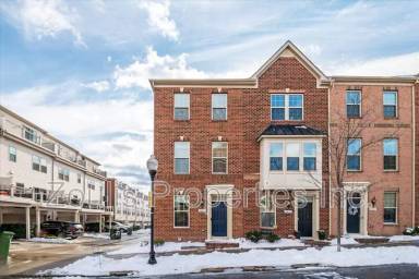 Main picture of 4643 Hudson St