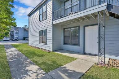Main picture of 900 Holly Dr