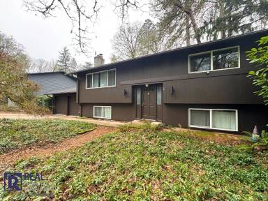 Main picture of 7445 SW 102nd Ave