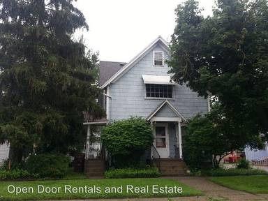 Main picture of 212 W 6th St