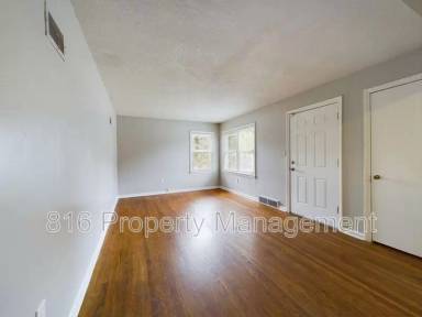 Main picture of 10626 E 23rd St S