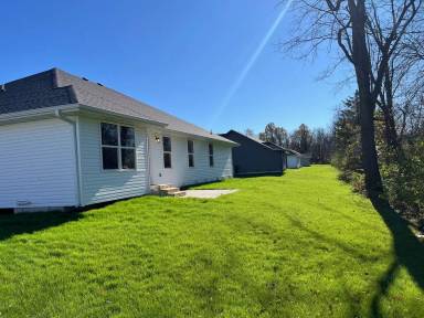 Main picture of 1323 S Mahn Ave