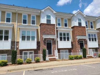 Main picture of 1010 Scarlet Petal Ln